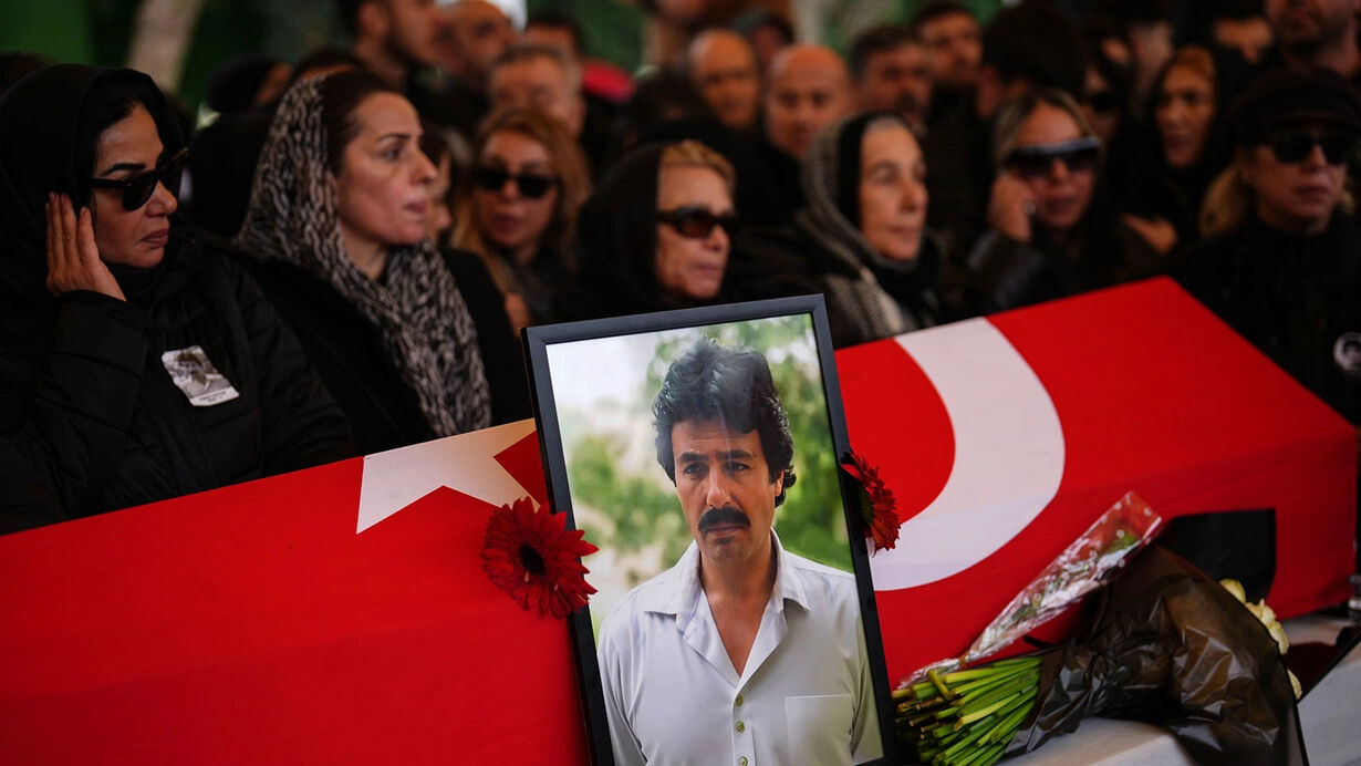 Ferdi Tayfur'un son anlarında yanında olan kişi belli oldu! Ferdi Tayfur'un son anlarında yanında olan kişi belli oldu! - 1. Resim