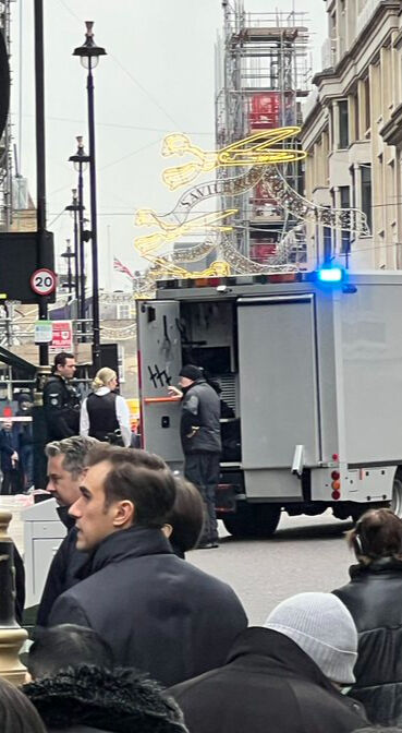 İngiltere'de bomba paniği! Regent Caddesi boşaltıldı - 1. Resim