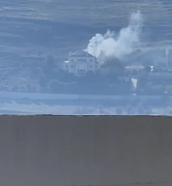 İsrail ateşkesi ihlal etti! Lübnan'da Belediye Başkanı'nın evi bombalandı - 1. Resim