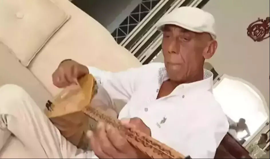 'Mezar taşı' kavgaları olay olmuştu! Ankaralı Turgut'un vasiyeti olan sazın nerede olduğu belli oldu 'Mezar taşı' kavgaları olay olmuştu! Ankaralı Turgut'un vasiyeti olan sazın nerede olduğu belli oldu - 5. Resim