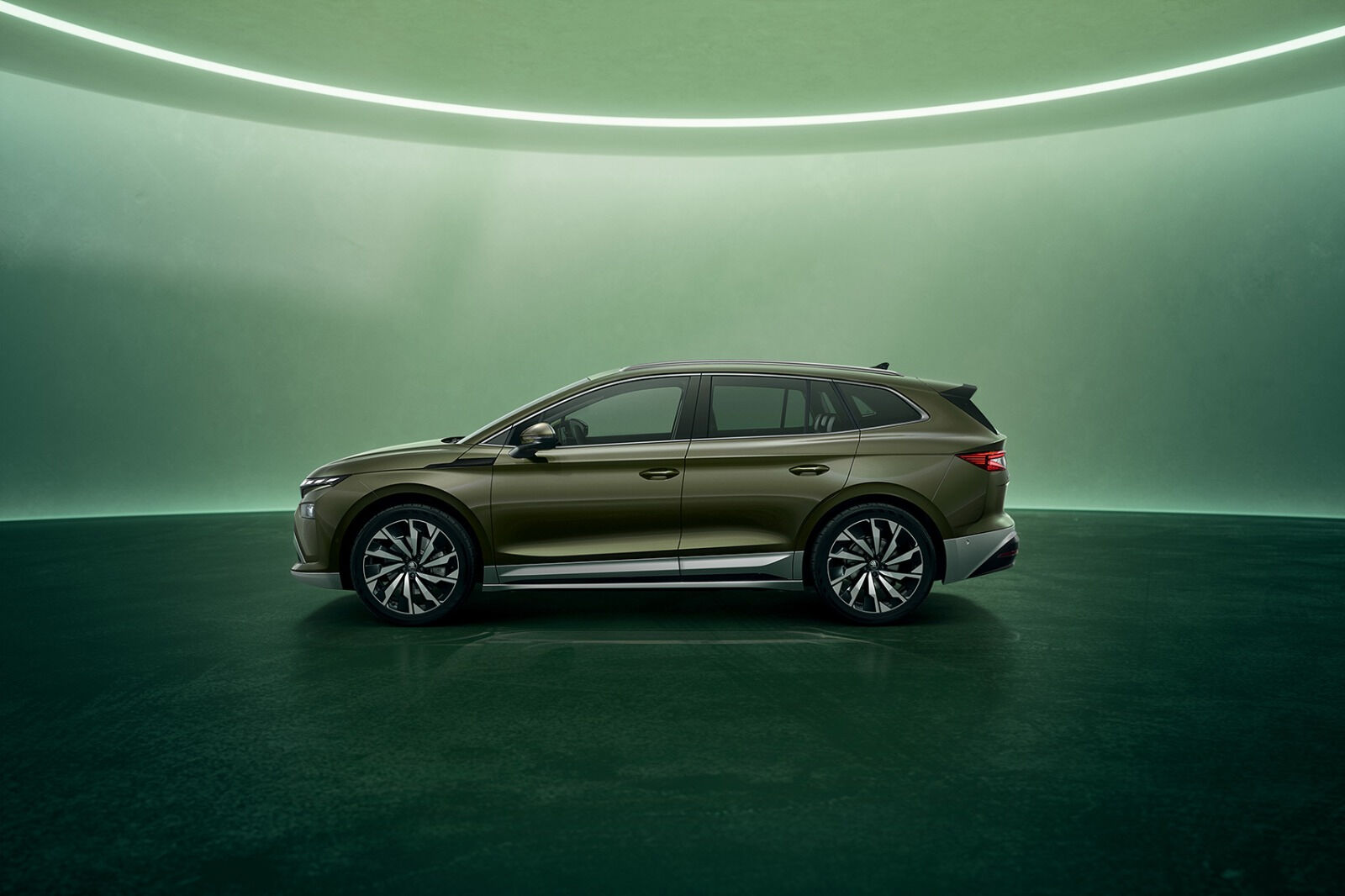 2025'in ortasında Türkiye'de satılacak! 597 km’ye varan mezilli Skoda Enyaq yenilendi - 3. Resim