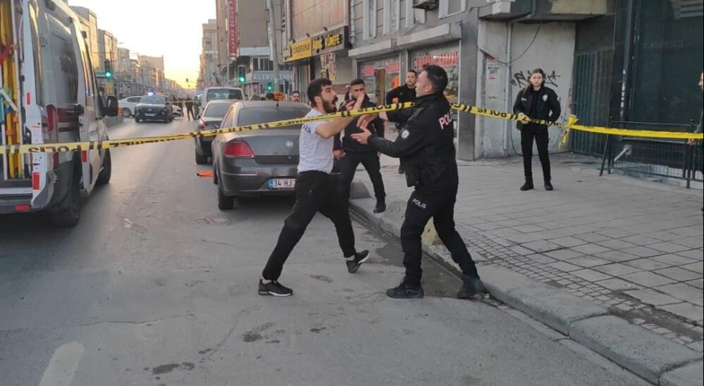 İstanbul'da kan donduran infaz! Sokak ortasında katledildi İstanbul'da kan donduran infaz! Sokak ortasında katledildi - 2. Resim