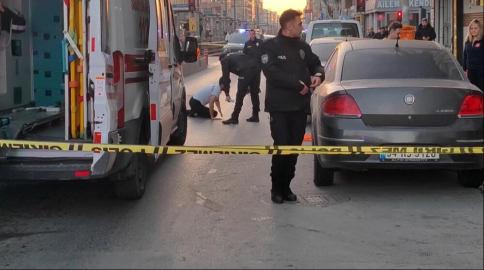 İstanbul'da kan donduran infaz! Sokak ortasında katledildi İstanbul'da kan donduran infaz! Sokak ortasında katledildi - 1. Resim