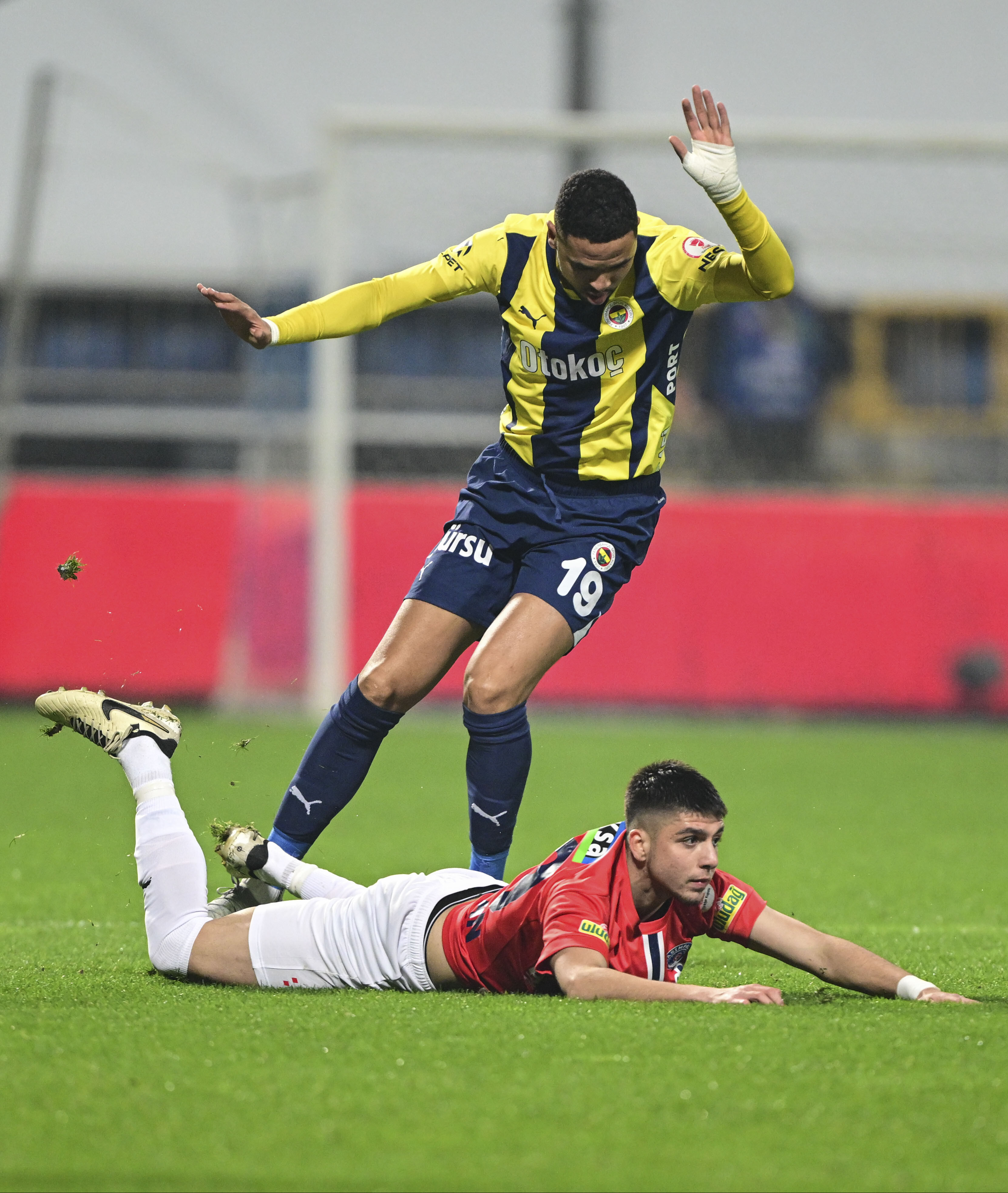 Kanarya kupada gol oldu yağdı! Fenerbahçe, Kasımpaşa'yı ilk yarıda attığı üç golle devirdi CANLI | Kasımpaşa - Fenerbahçe maçı canlı anlatım! En-Nesyri düdük çalar çalmaz ilk golü attı - 1. Resim