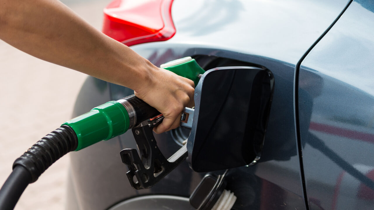 Motorine indirim var mı, benzin fiyatları düştü mü? 9 Ocak güncel akaryakıt fiyatları - 2. Resim