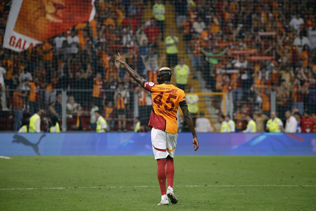 Osimhen'e kancayı taktılar! Transfer kararı sonrası Galatasaray'a yeni rakip - 1. Resim