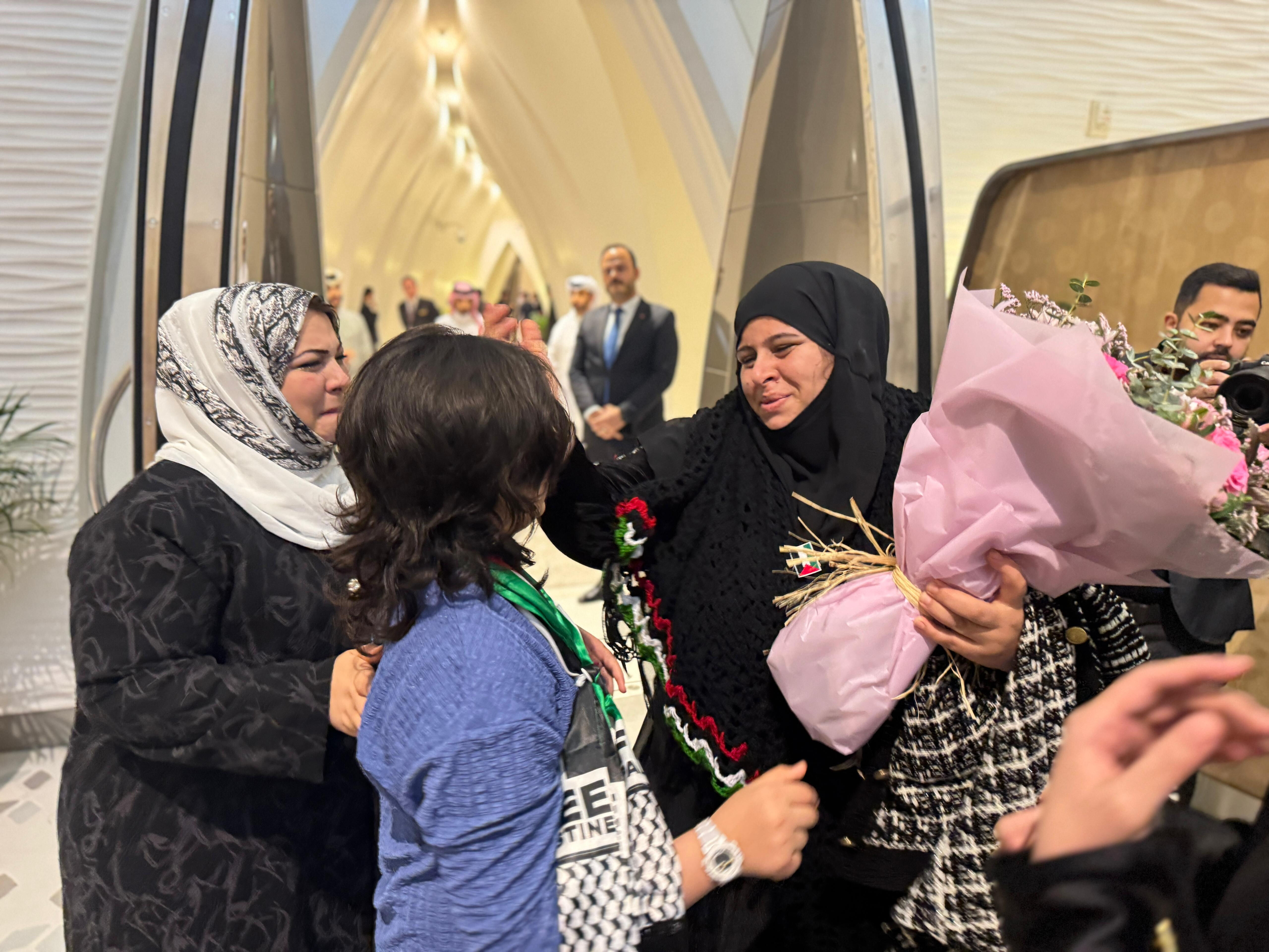 Türkiye Gazzeli kız ile annesini buluşturdu! - 1. Resim