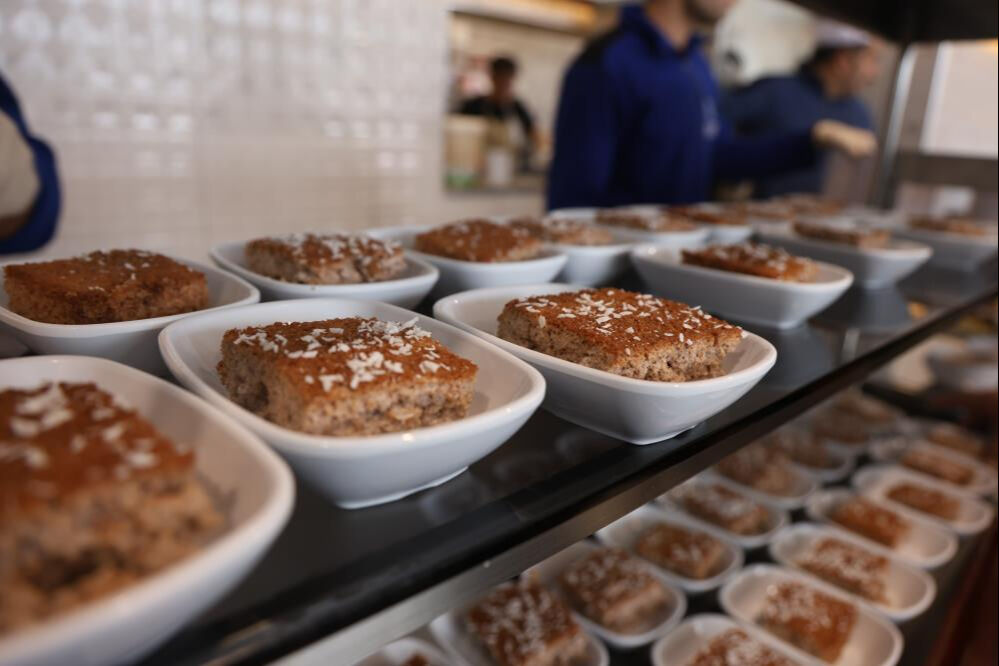 4 &ccedil;eşit yemek 50 lira! Haftanın 6 g&uuml;n&uuml; a&ccedil;ık, vatandaşlar akın ediyor - 4. Resim