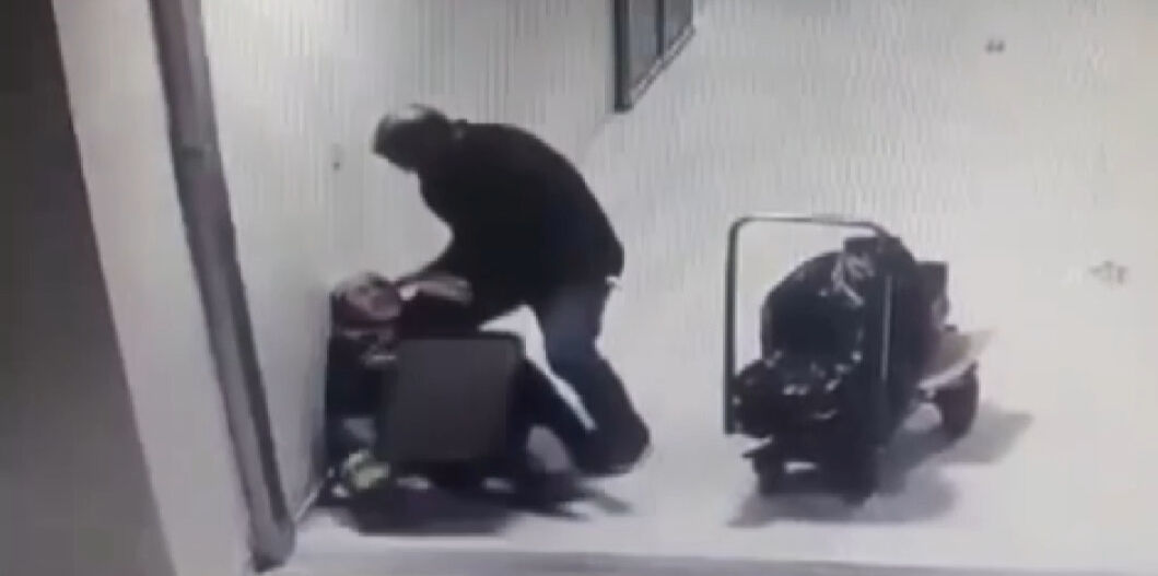 Afyonkarahisar'da hastanedeki korkunç cinayet kamerada! Afyonkarahisar'da hastanedeki korkunç cinayet kamerada! - 1. Resim