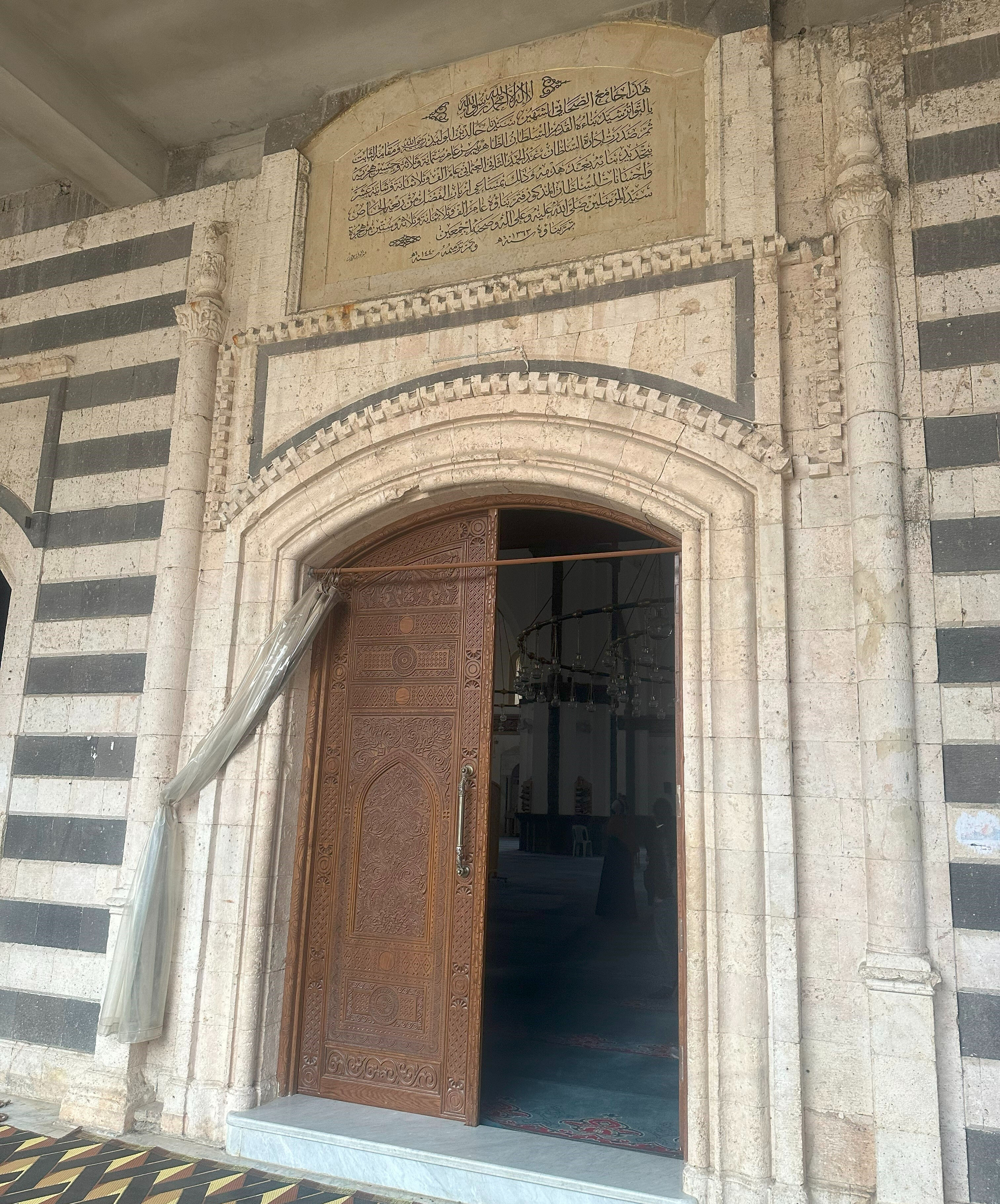 Mute'de 3 bin kişiyle 100 bin kişilik orduyu yenmişti! 'Allah'ın kılıcı' Halid bin Velid'in Suriye Humus'taki türbesi yenilendi 'Allah'ın kılıcı' adıyla tanındı! Humus'taki Hazreti Halid bin Velid Camii ve Türbesinin imarı tamamlandı - 3. Resim