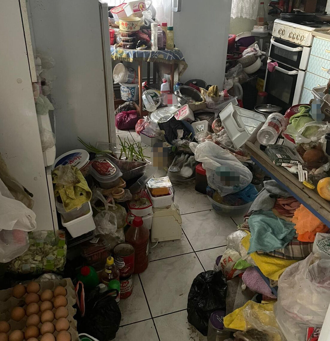 Çöp ev değil, çöp apartman! Görenler şaşkına dönüyor Çöp ev değil, çöp apartman! Görenler şaşkına dönüyor - 2. Resim