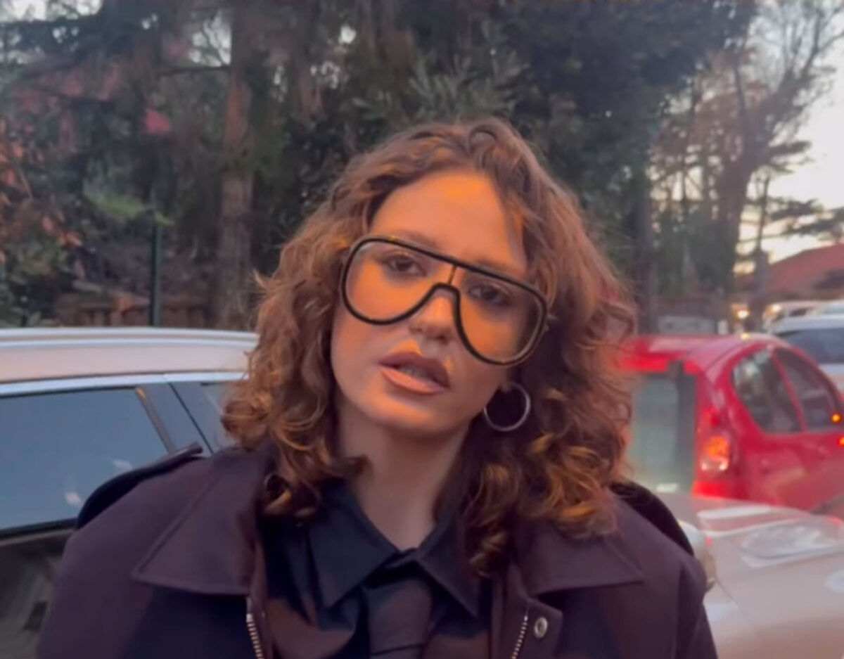 Ünlü oyuncular Ayşe Barım konusunda ikiye bölündü! Kim haklı? İddialar ve cevaplar - 1. Resim