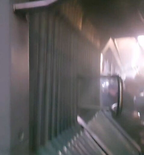 Metrobüsten dumanlar yükseldi! Sabah saatlerinde büyük panik Metrobüsten dumanlar yükseldi! Sabah saatlerinde büyük panik - 1. Resim