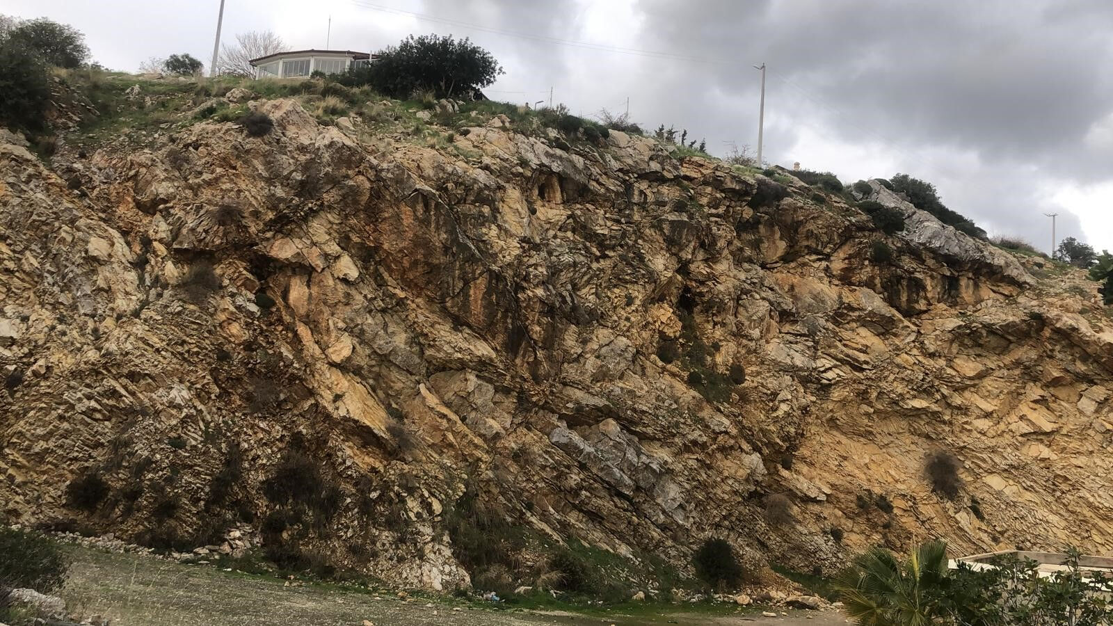 Muğla'da bir kadın uçurumdan atlayarak intihar etti - 2. Resim