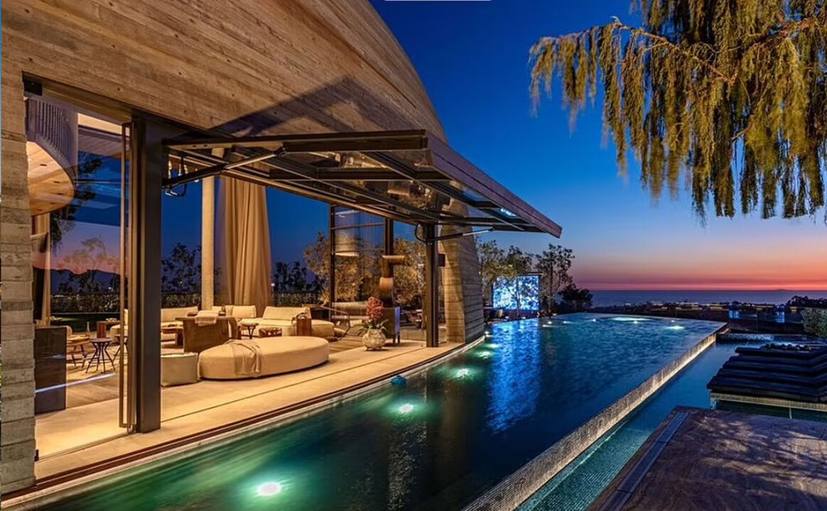 Ünlü dizi "Succession" malikanesi küle döndü! En pahalı ev Los Angeles yangınında tarih oldu - 1. Resim