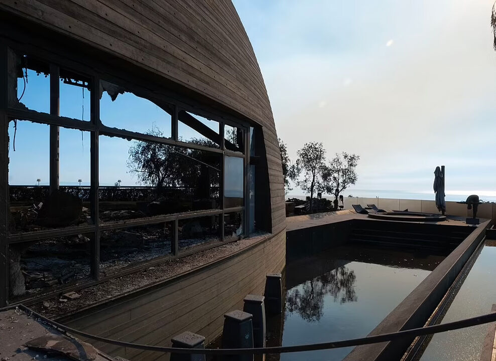 Ünlü dizi "Succession" malikanesi küle döndü! En pahalı ev Los Angeles yangınında tarih oldu - 3. Resim