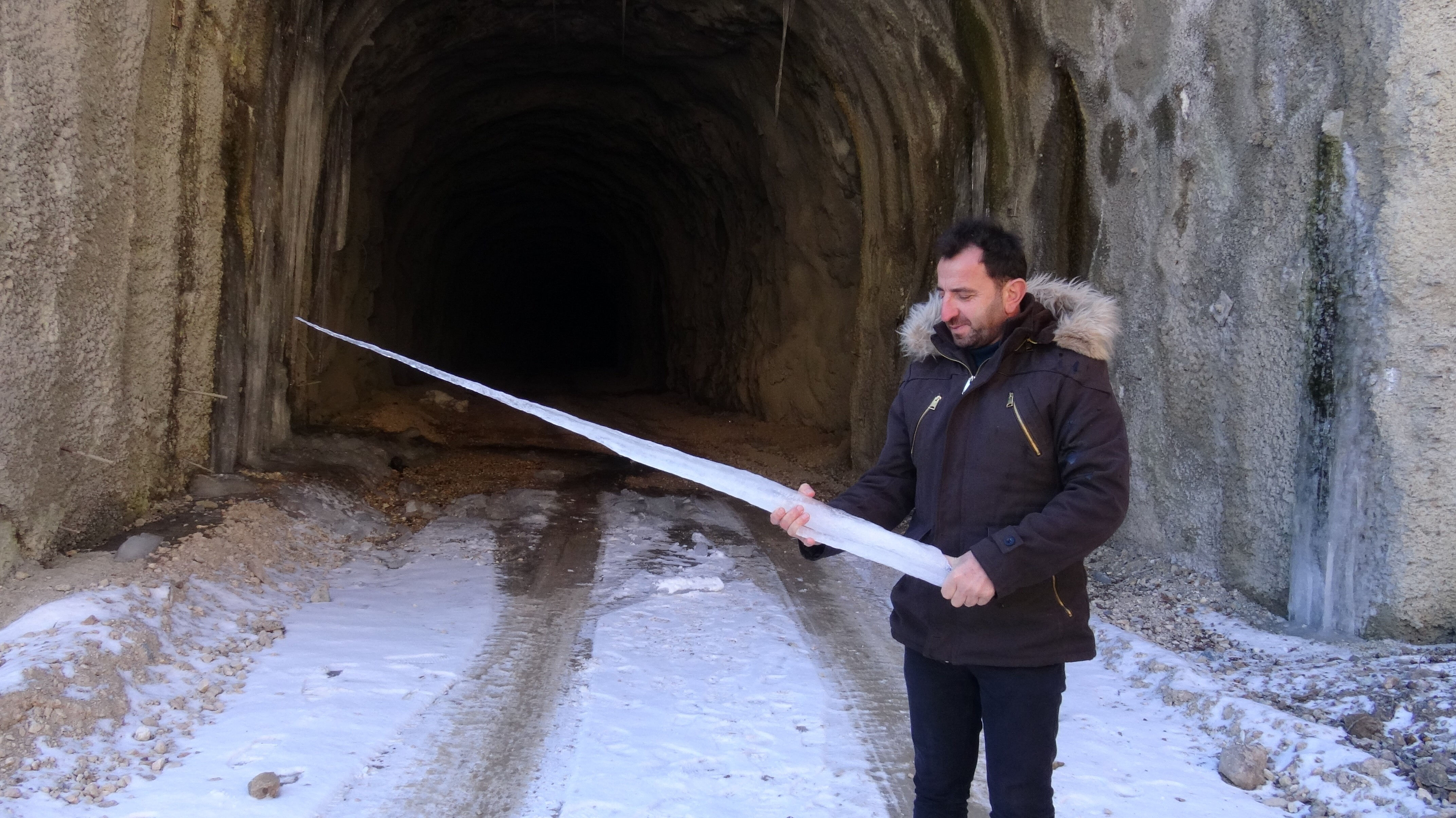 170 metre uzunluğunda olan bu korkunç tünel Artvin'de! Dibine kadar gelenler o manzarayı görünce kapısından dönüyor - 3. Resim