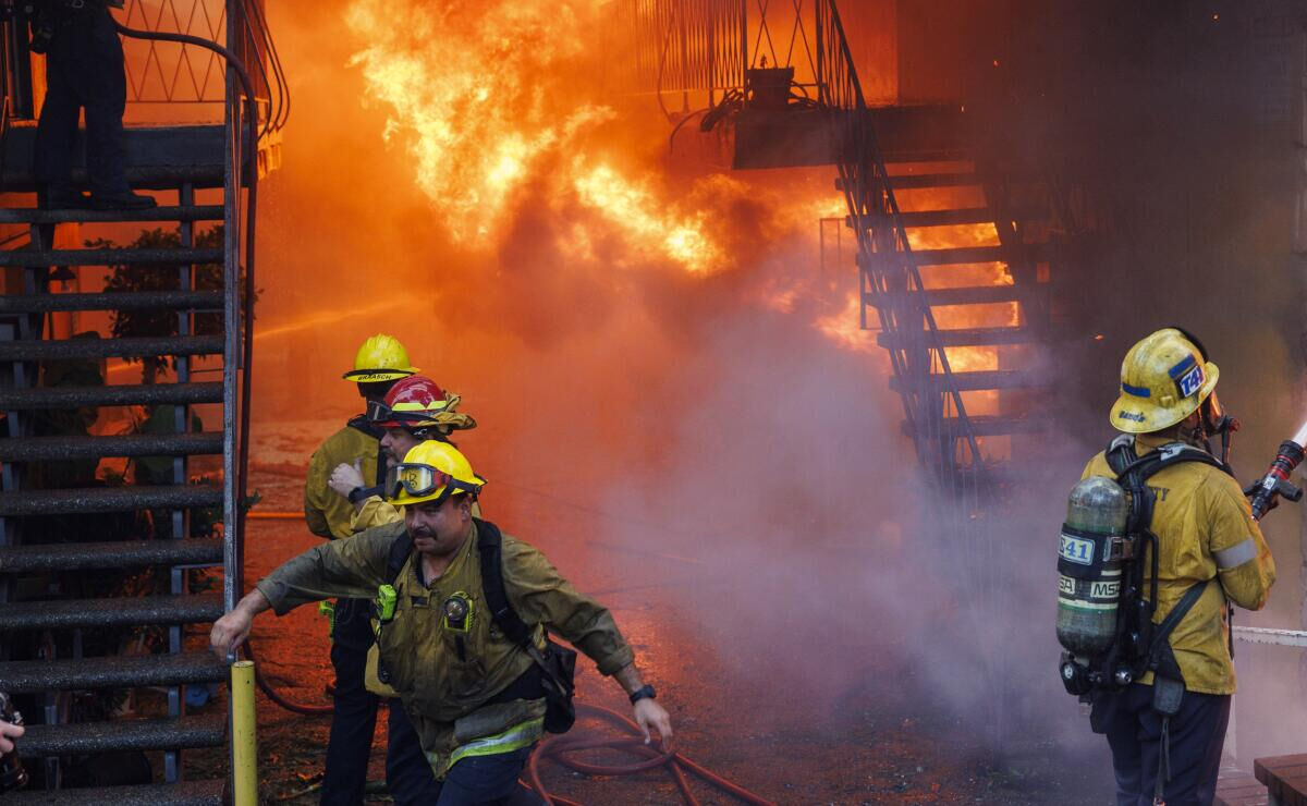 Amerika'daki yangın devam ediyor mu, söndü mü? Los Angeles yangınında son durum! - 4. Resim