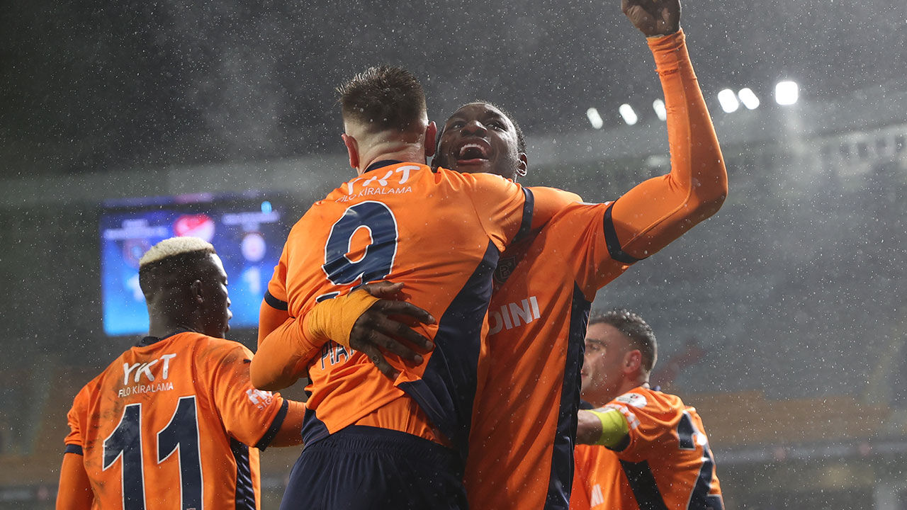 Barış Alper'den iki gollü Başakşehir şovu! Galatasaray devreyi namağlup lider olarak tamamladı - 4. Resim