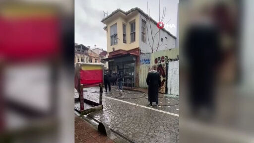 Görüntüler film sahnesinde değil! Kadın husumetlisine kurşun yağdırdı: O anlar kamerada - 1. Resim