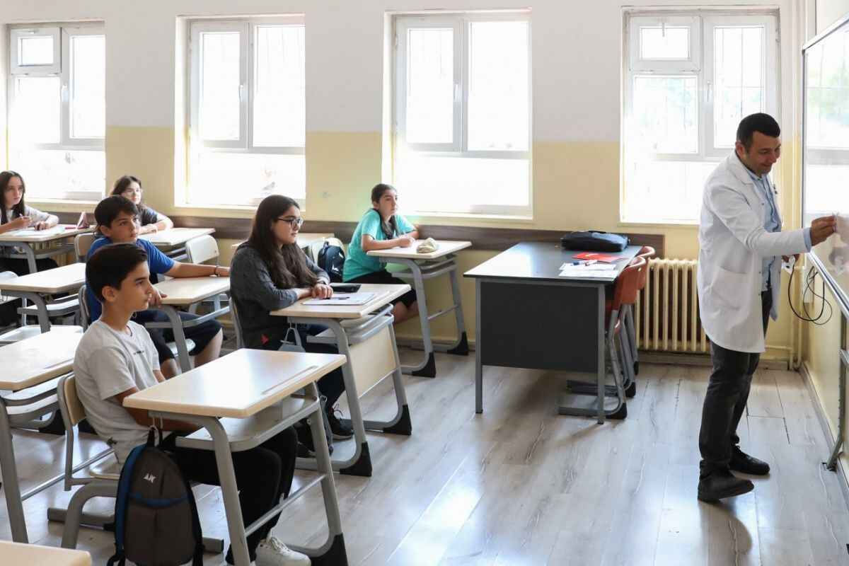 Öğretmenler grev mi yapıyor, yarın okullar tatil mi? 13 Ocak günü iş bırakacak sendikalar belli oldu! - 5. Resim