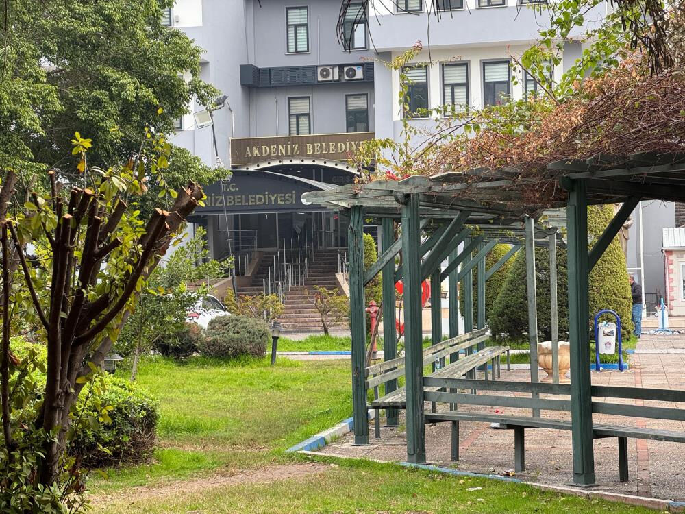 Akdeniz Belediyesi'ne kayyım atandı! DEM'li başkan Hoşyar Sarıyıldız ile 4 meclis üyesi tutuklandı - 3. Resim