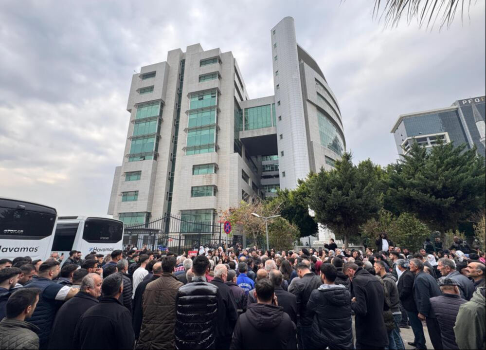 Akdeniz Belediyesi'ne operasyon! DEM'li başkan Hoşyar Sarıyıldız ile 4 meclis üyesi tutuklandı - 2. Resim