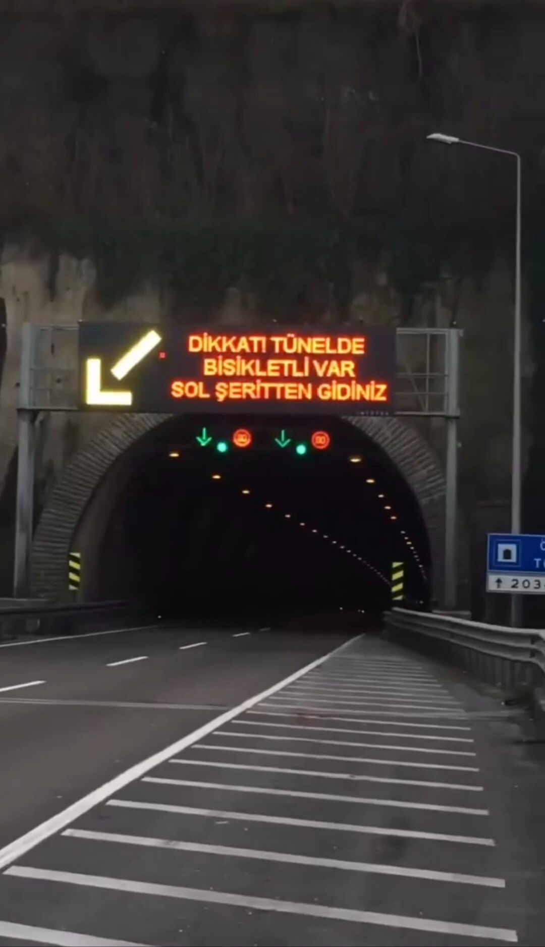 Bisikletle Türkiye'yi gezen Rus turistin Ordu'da uyarı sevinci: “Türklere bayılıyorum” - 2. Resim