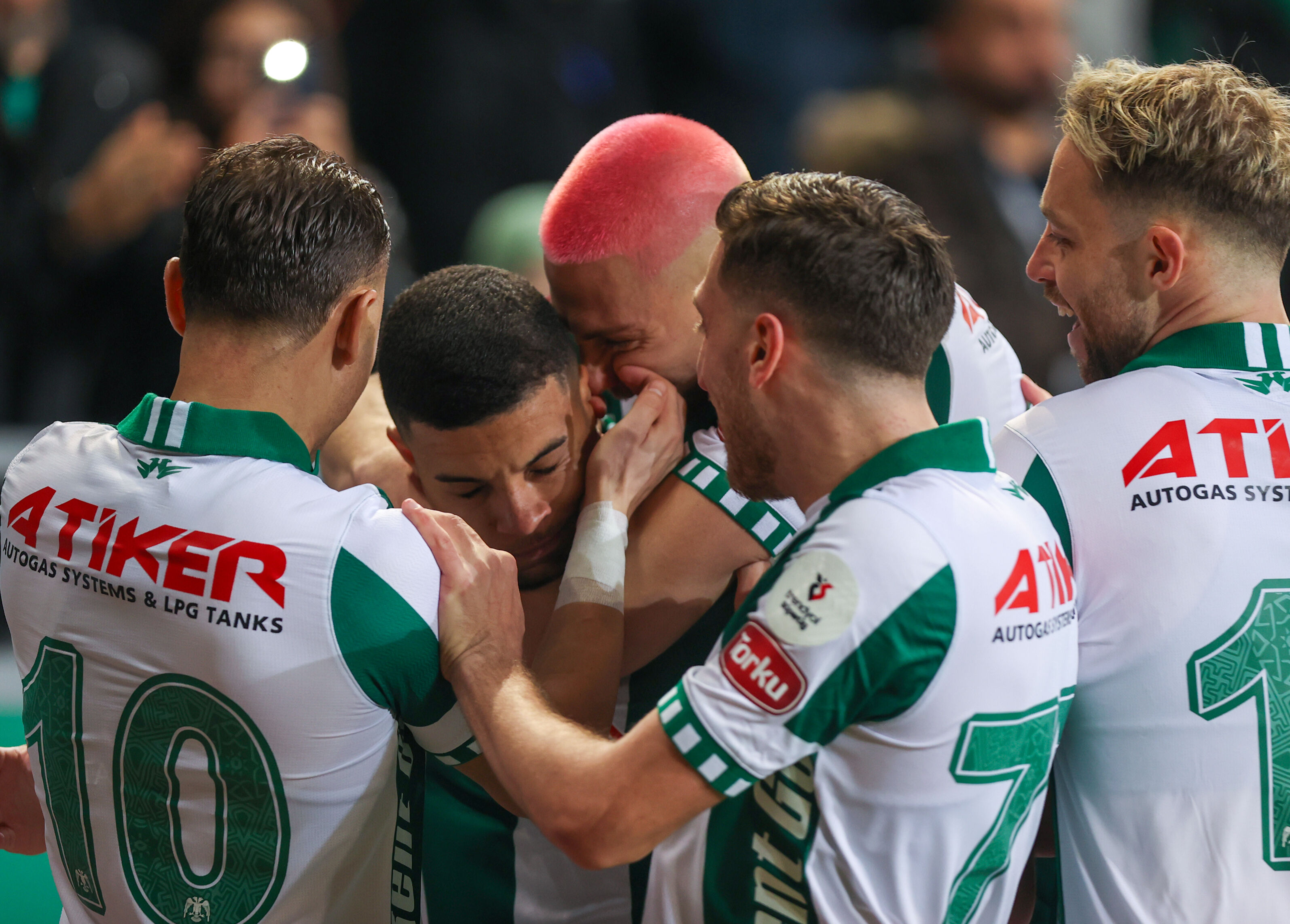 CANLI | Konyaspor - Fenerbahçe maçı canlı anlatım! İlk yarıda yağmur gibi gol yağdı, skor 2-2 - 4. Resim