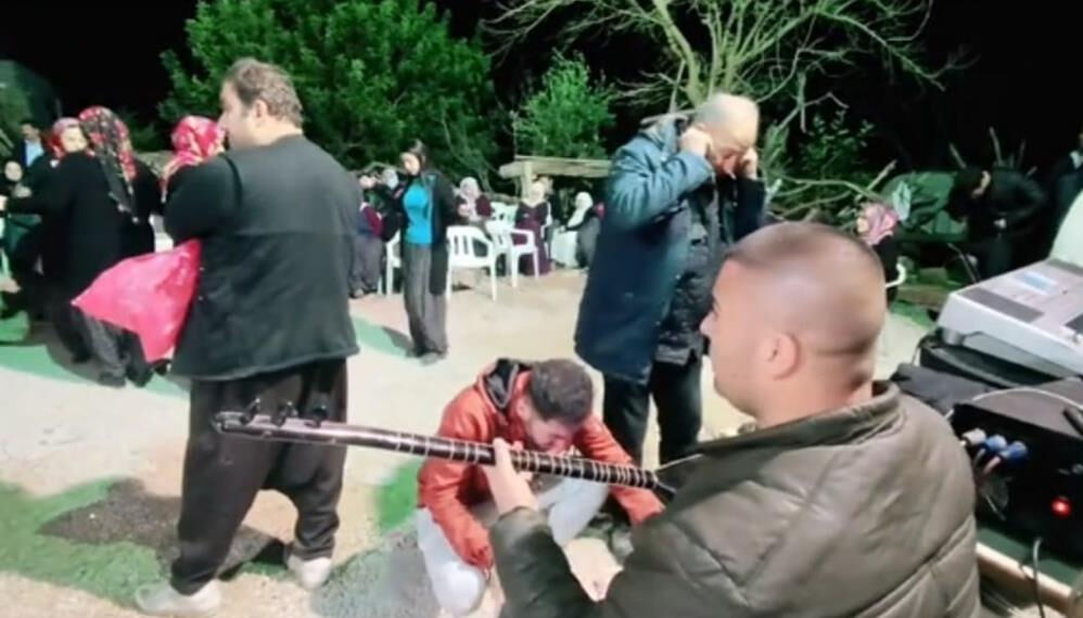 D&uuml;ğ&uuml;ndeki sağa sola kurşun yağdıran maganda kamerada! Bir &ccedil;ocuk yaşam savaşı veriyor - 3. Resim