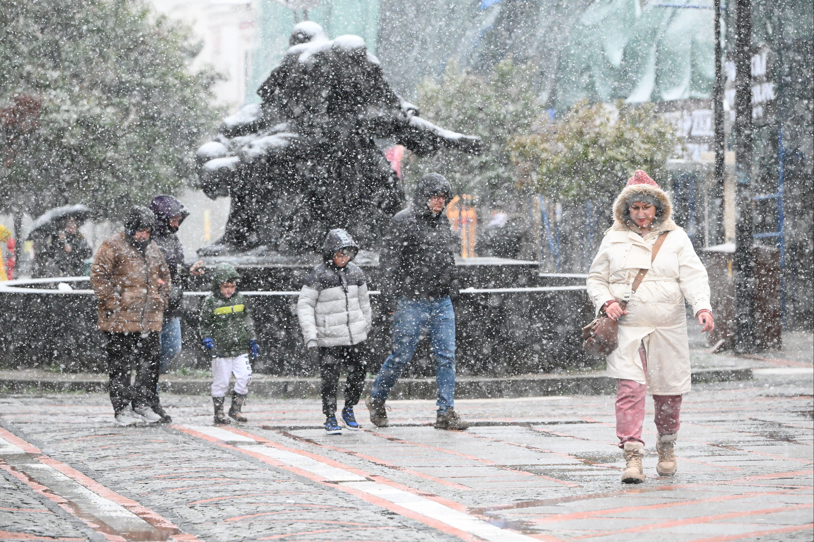 Edirne Valiliği'nden hayati uyarı! Trafiğe çıkışları yasaklandı Edirne Valiliği'nden hayati uyarı! Trafiğe çıkışları yasaklandı - 1. Resim