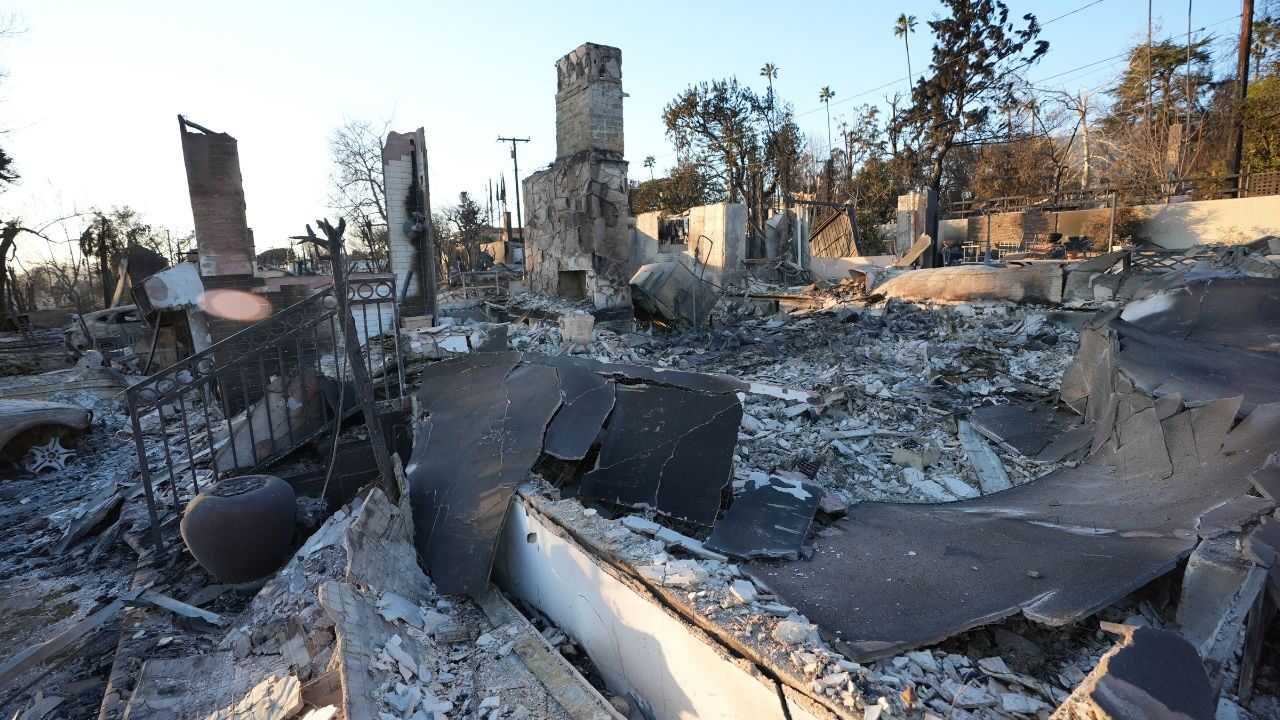 Los Angeles yangını kaç kişi öldü? ABD'deki yangında can kaybı yükseliyor - 2. Resim