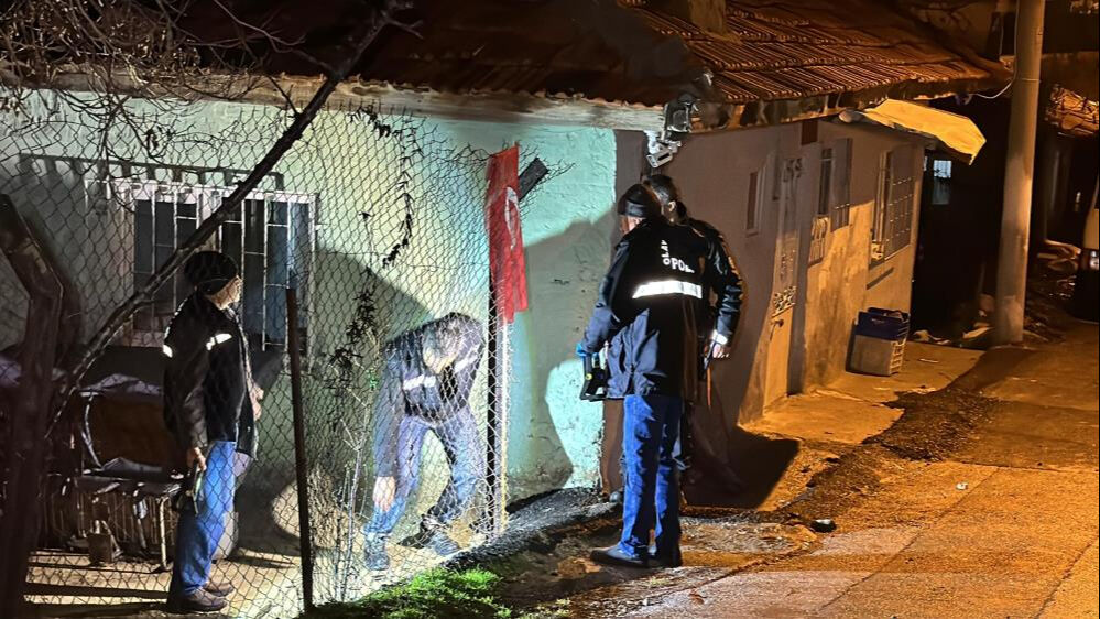 Uşak'ta koca dehşeti! Eşi ve kayınbiraderini sokak ortasında kurşuna dizdi - 3. Resim