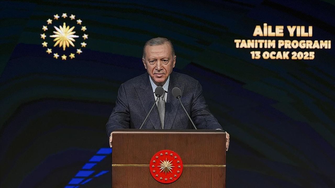 Yeni evlenenlere faizsiz kredi desteği nedir, şartları neler? Cumhurbaşkanı Erdoğan detayları açıkladı