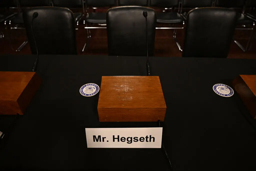 ABD Senatosu'nda skandal onay duruşması! Savunma Bakanı adayı Hegseth protesto edildi - 3. Resim