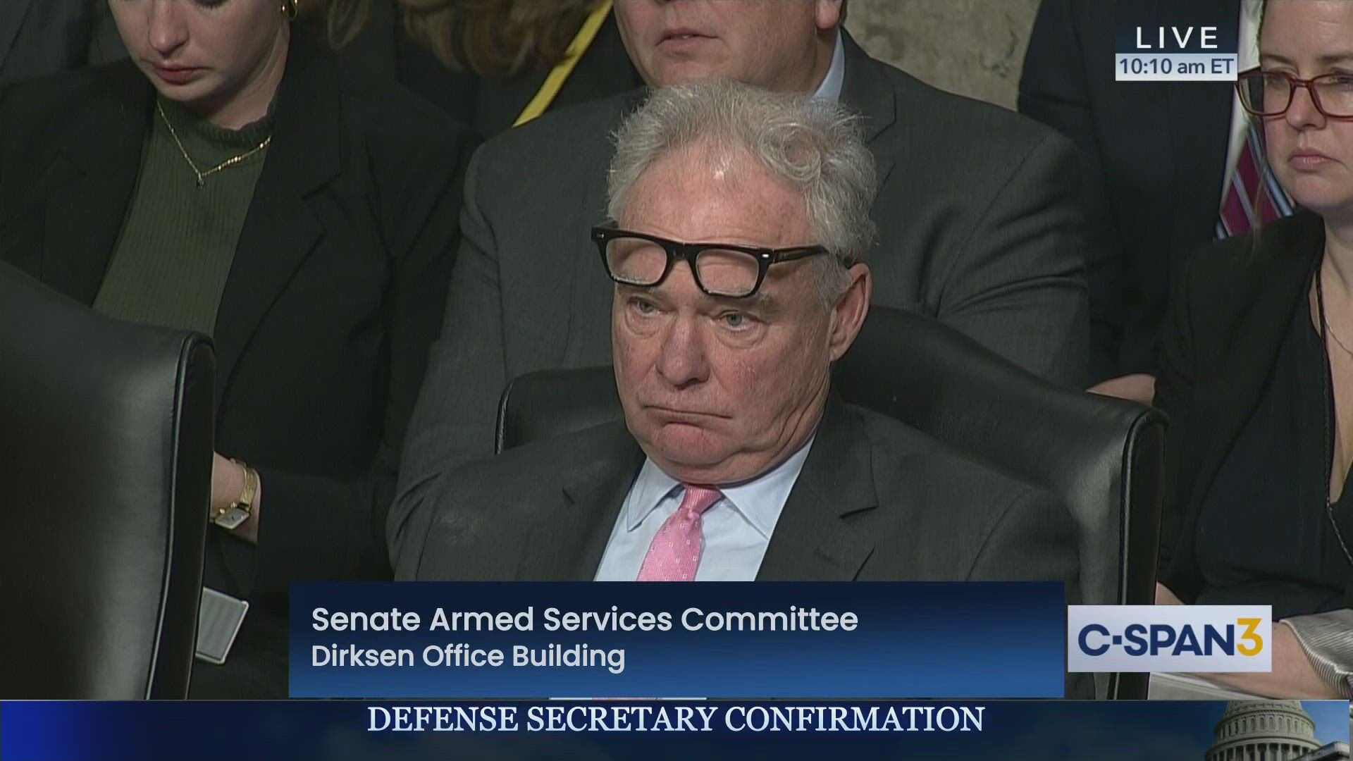 ABD Senatosu'nda skandal onay duruşması! Savunma Bakanı adayı Hegseth protesto edildi - 4. Resim