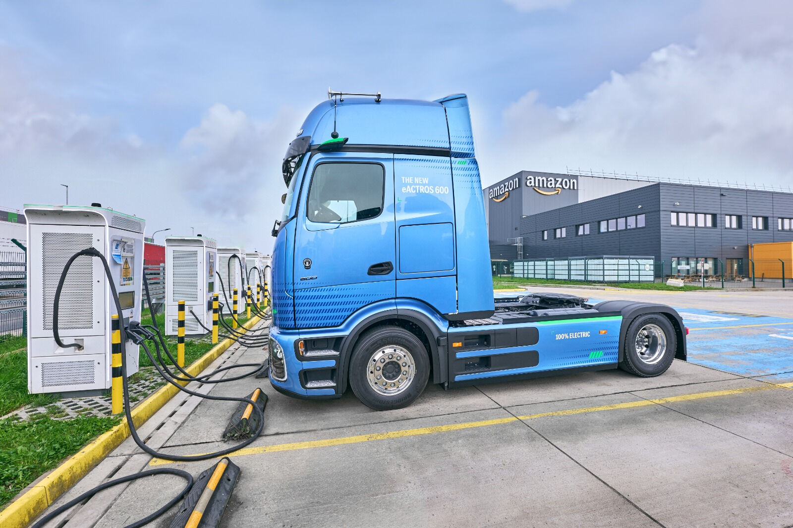 Amazon’dan şaşırtan adetlerde elektrikli kamyon siparişi!  - 1. Resim