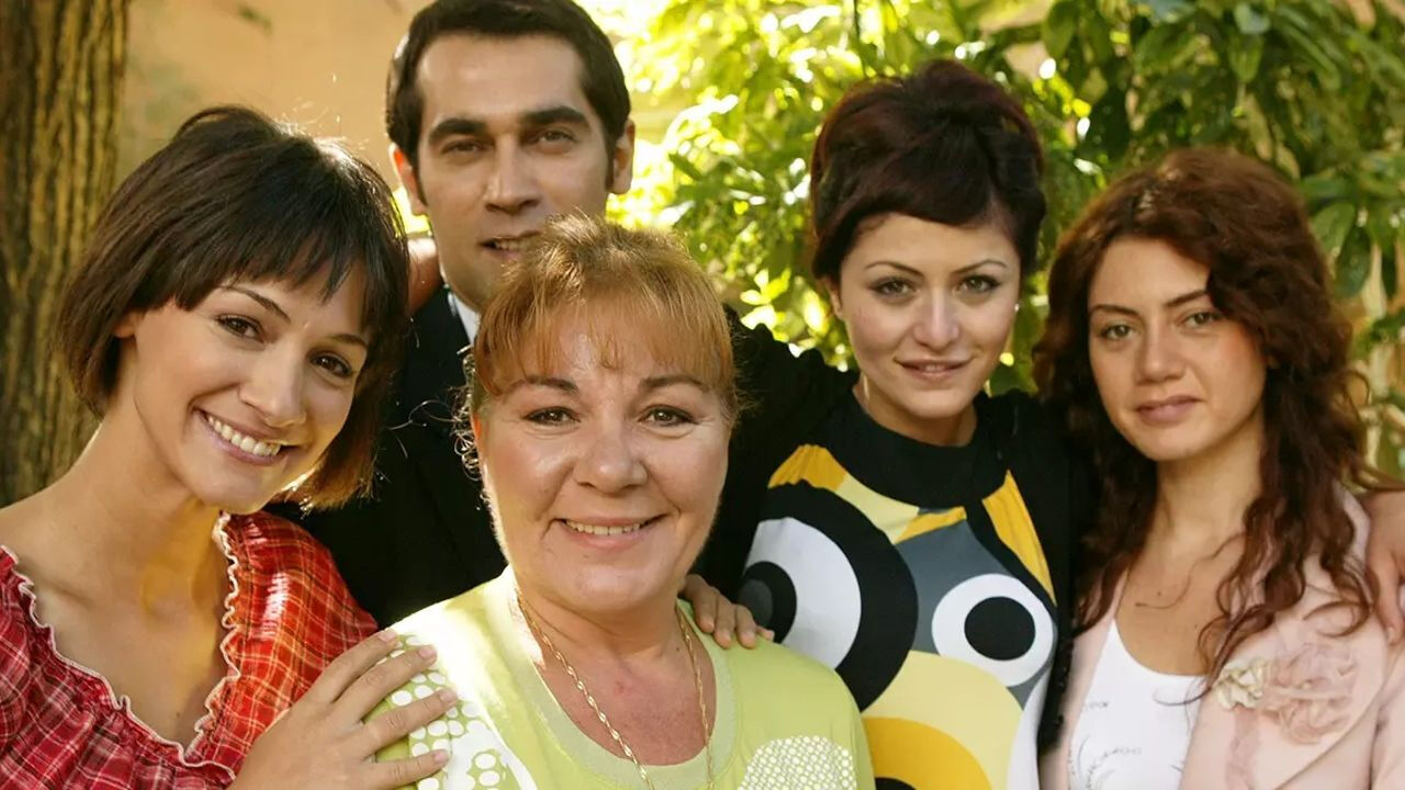 Bedia Ener Öztep kimdir, öldü mü? Usta oyuncu Bedia Ener hastalığı nedir merak ediliyor Bedia Ener Öztep kimdir, öldü mü? Usta oyuncu Bedia Ener hastalığı neydi merak ediliyor - 1. Resim