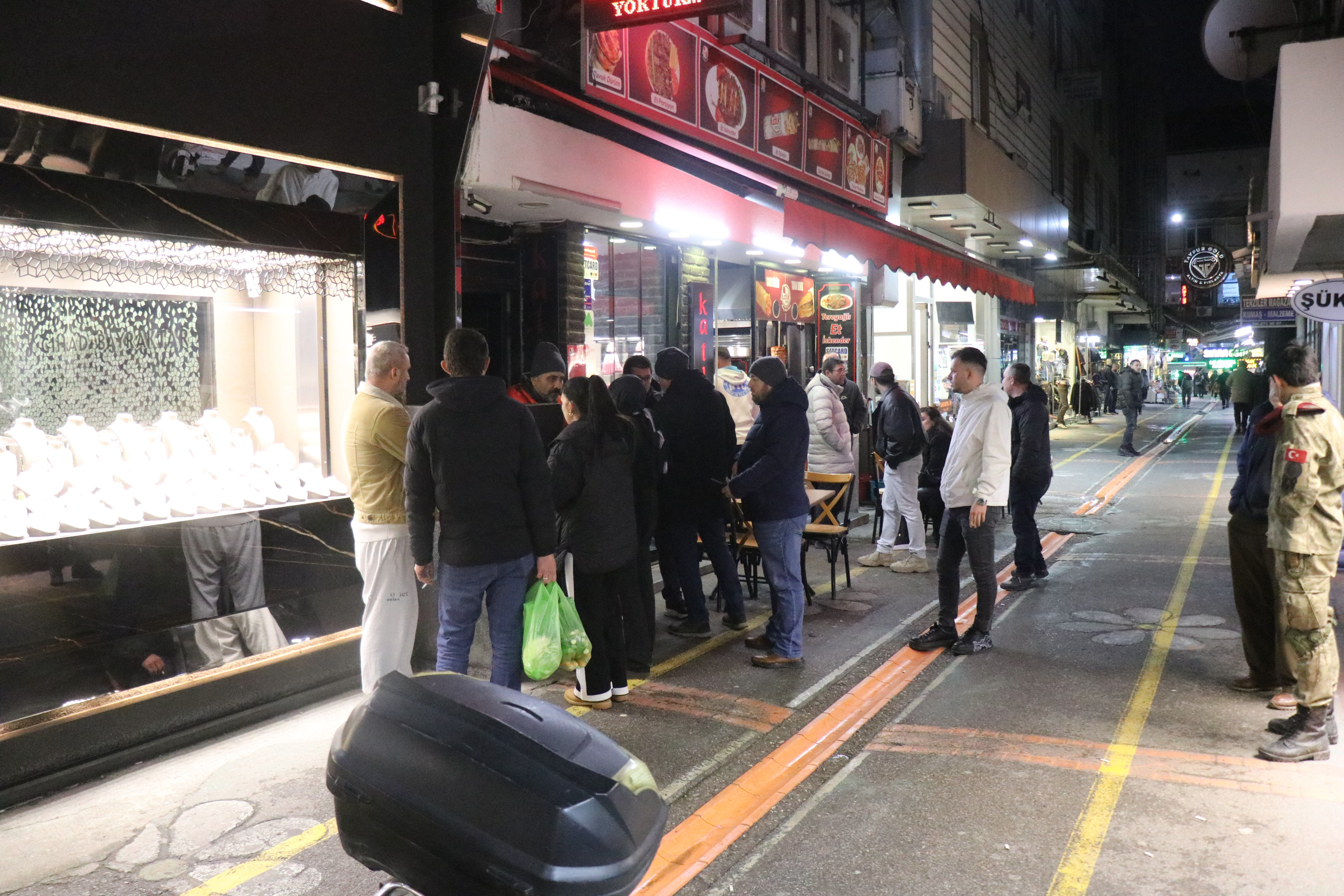 Eski polisten akılalmaz vahşet! Daha önce rehin aldığı sevgilisini defalarca boğazından bıçakladı - 2. Resim