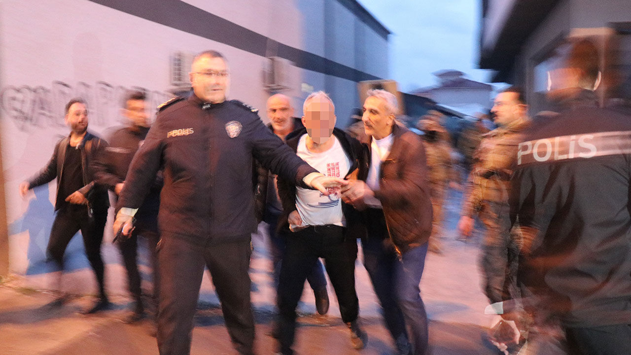 Eski polisten akılalmaz vahşet! Daha önce rehin aldığı sevgilisini defalarca boğazından bıçakladı - 3. Resim