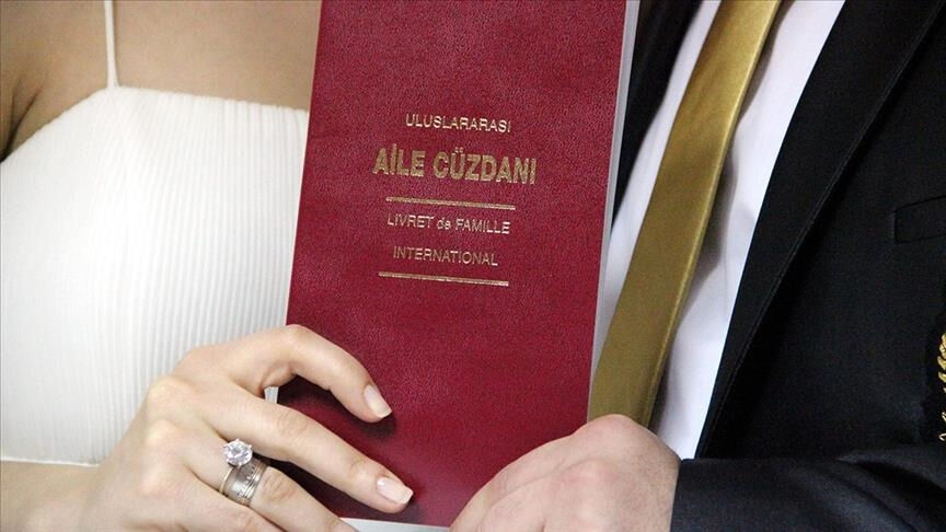 Evlilik kredisinden kimler yararlanabilir? 150 bin liralık faizsiz evlilik kredisinde şartlar belli oldu - 1. Resim