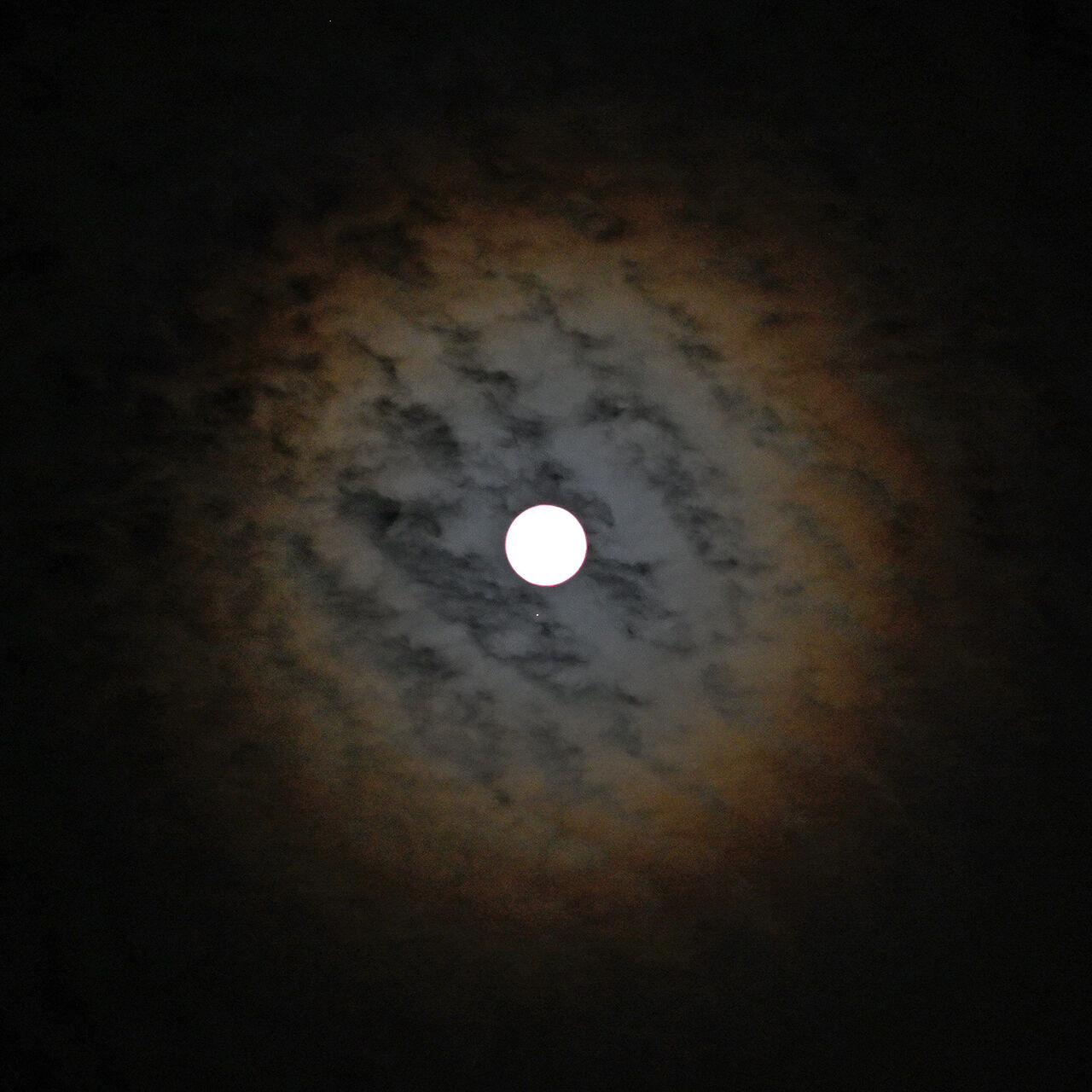 Eyyam-ı biyd oruçlarının habercisi! Yılın ilk dolunayı olan Receb ayı Mars ile birlikte görüntülendi - 3. Resim