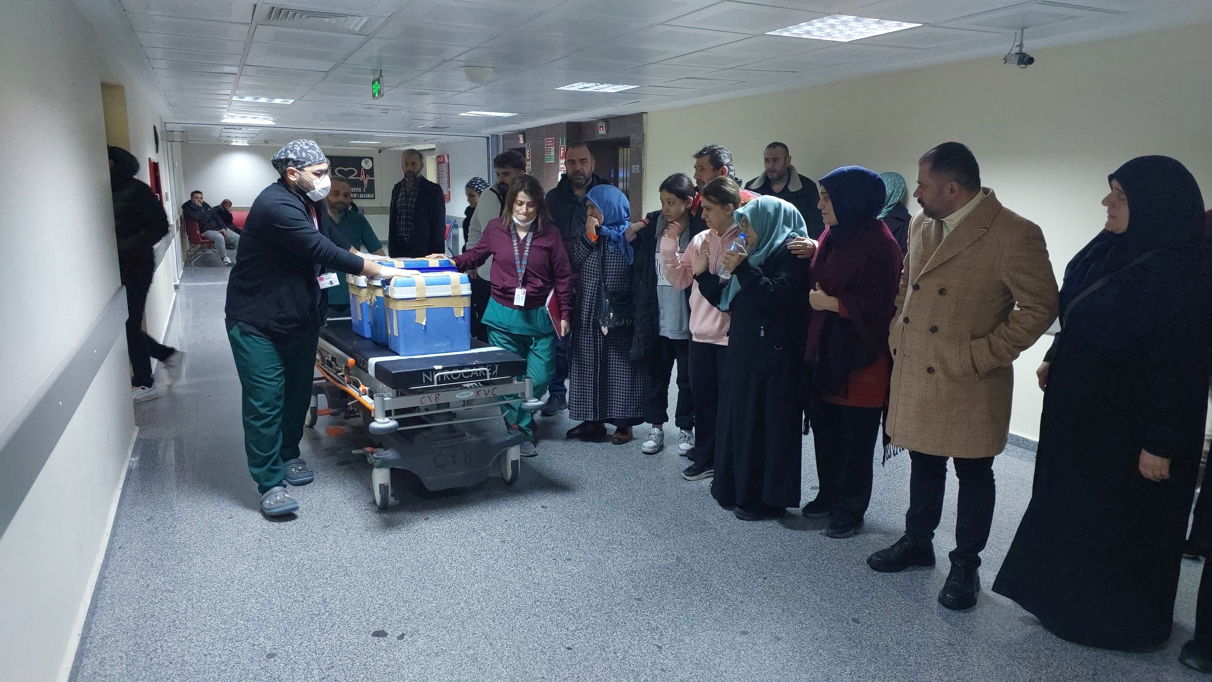 Günün en acı karesi...  Kızlarının organlarına el salladılar, başına gelenler duyanları kahretti - 2. Resim