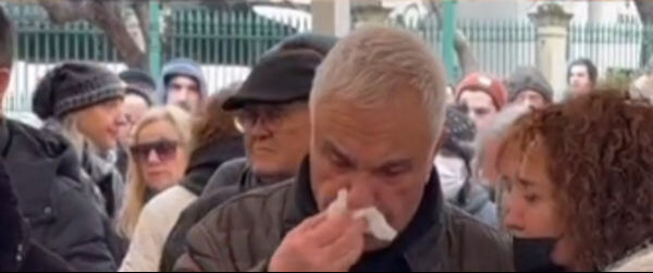 Hayatını kaybeden ünlü oyuncu Bedia Ener son yolculuğuna uğurlandı! Cenazedeki o isim dikkat çekti - 3. Resim