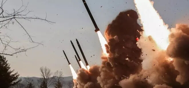 Husiler İsrail Savunma Bakanlığı'na füze ile saldırdı  - 1. Resim