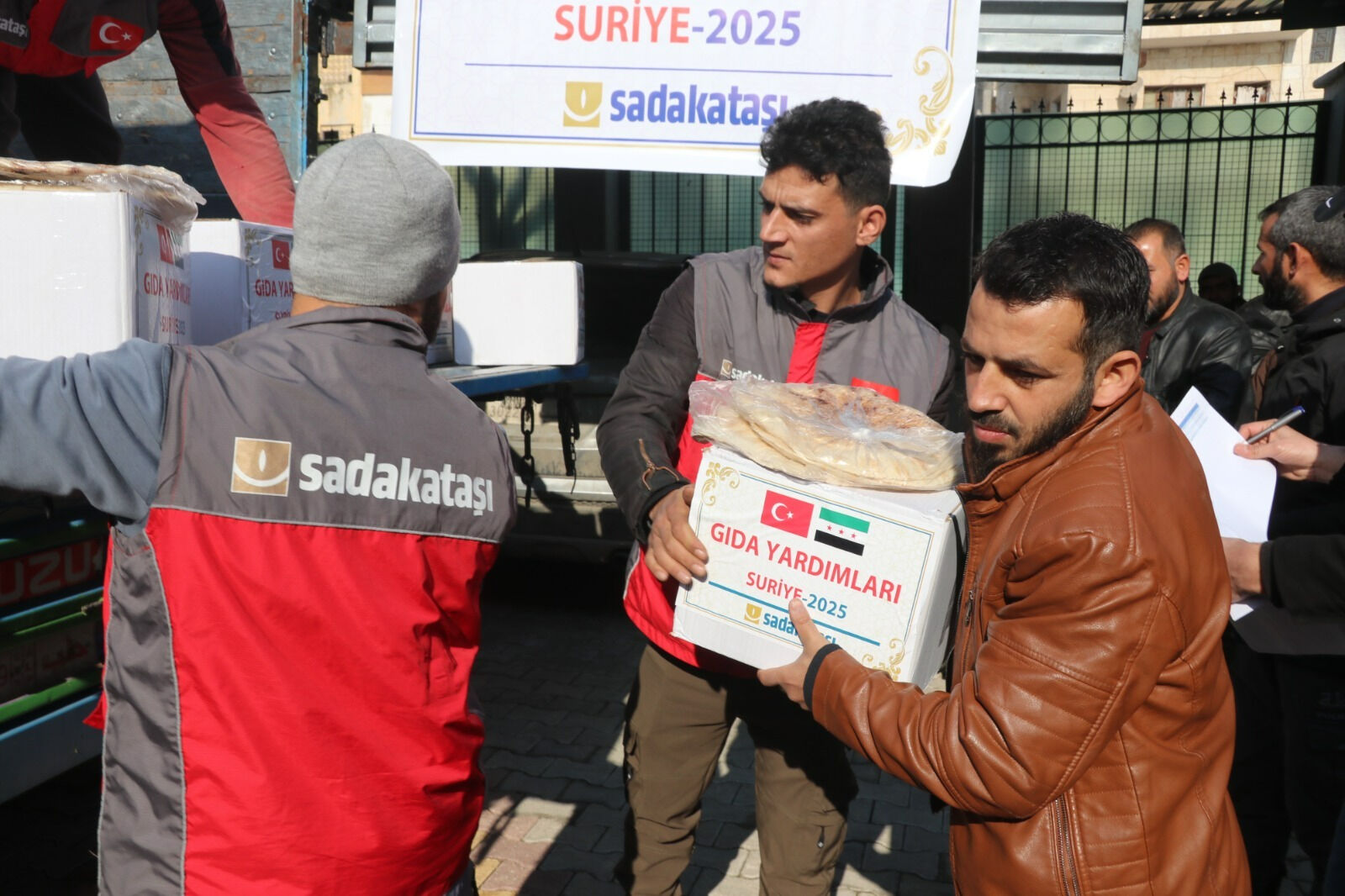 Sadakataşı'ndan İdlib'e gıda yardımı - 1. Resim