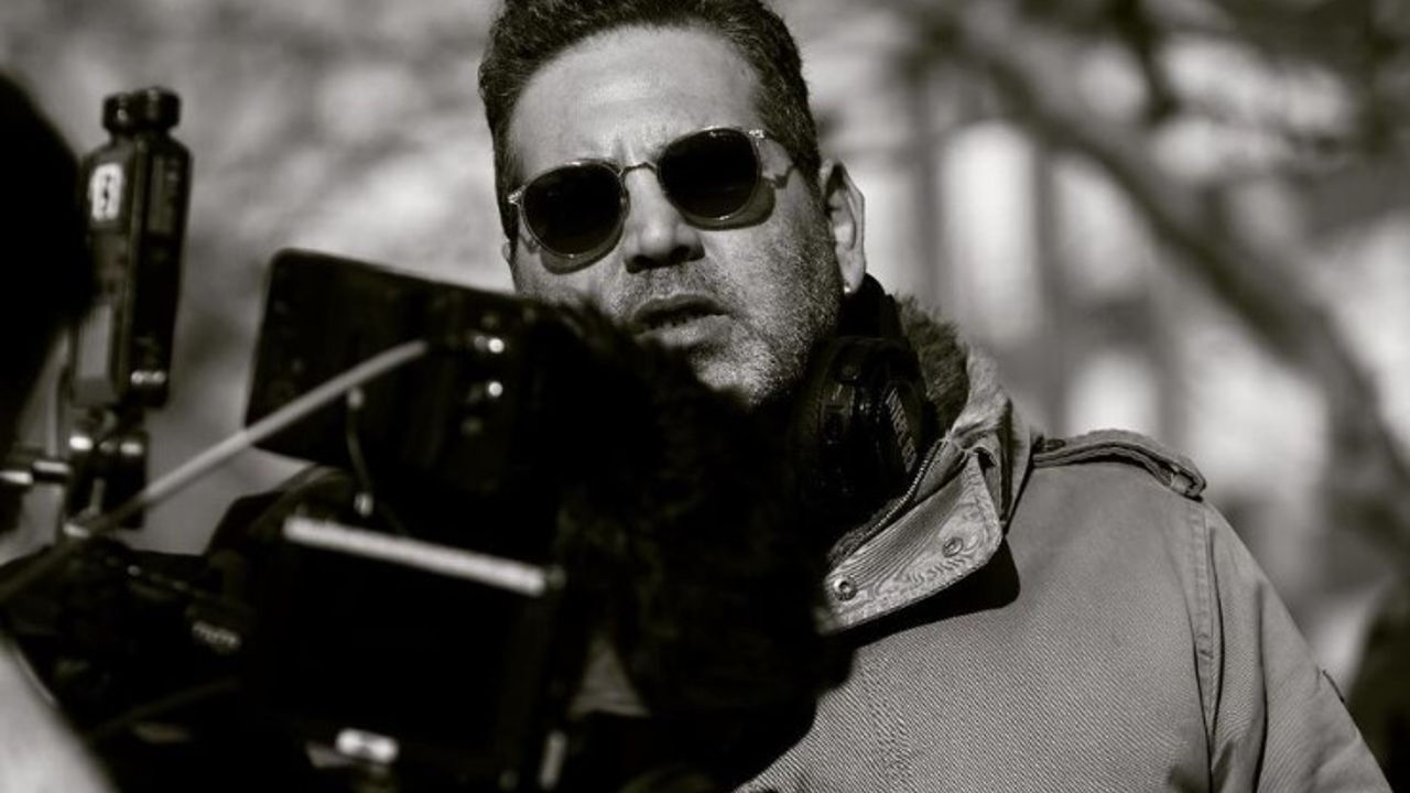 Şenol Sönmez kimdir? Hadise'nin paylaşımının ardından gündeme geldi - 1. Resim