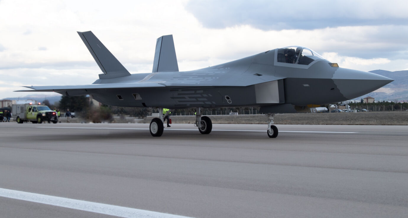 TUSAŞ KAAN özellikleri neler? İkinci prototipi ilk defa görüntülendi! TUSAŞ KAAN özellikleri neler? İkinci prototipi ilk defa görüntülendi! - 2. Resim