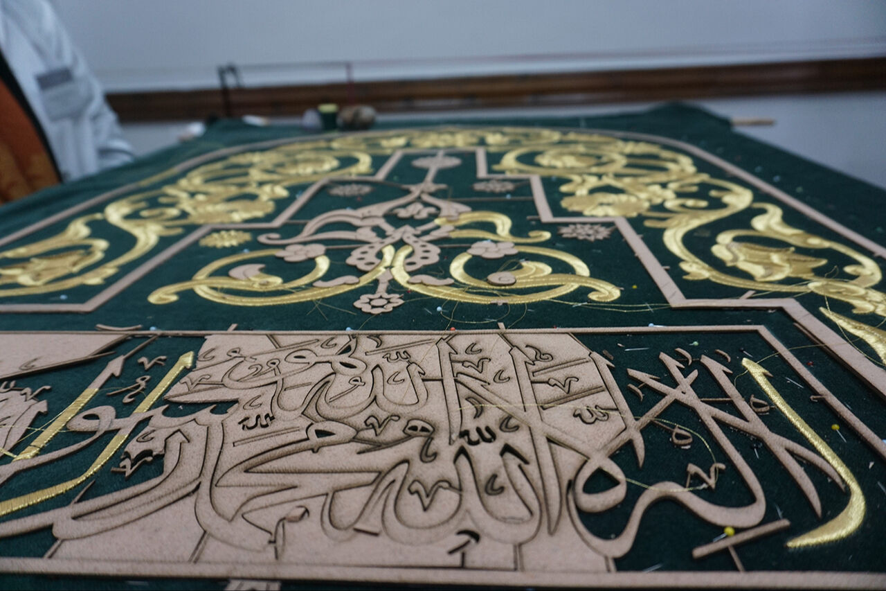 Altın gibi parlayacak! Selimiye Camii görkemine uygun 150 yıllık minber örtüsü yenilendi - 1. Resim