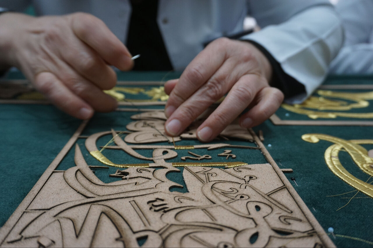 Altın gibi parlayacak! Selimiye Camii görkemine uygun 150 yıllık minber örtüsü yenilendi - 3. Resim